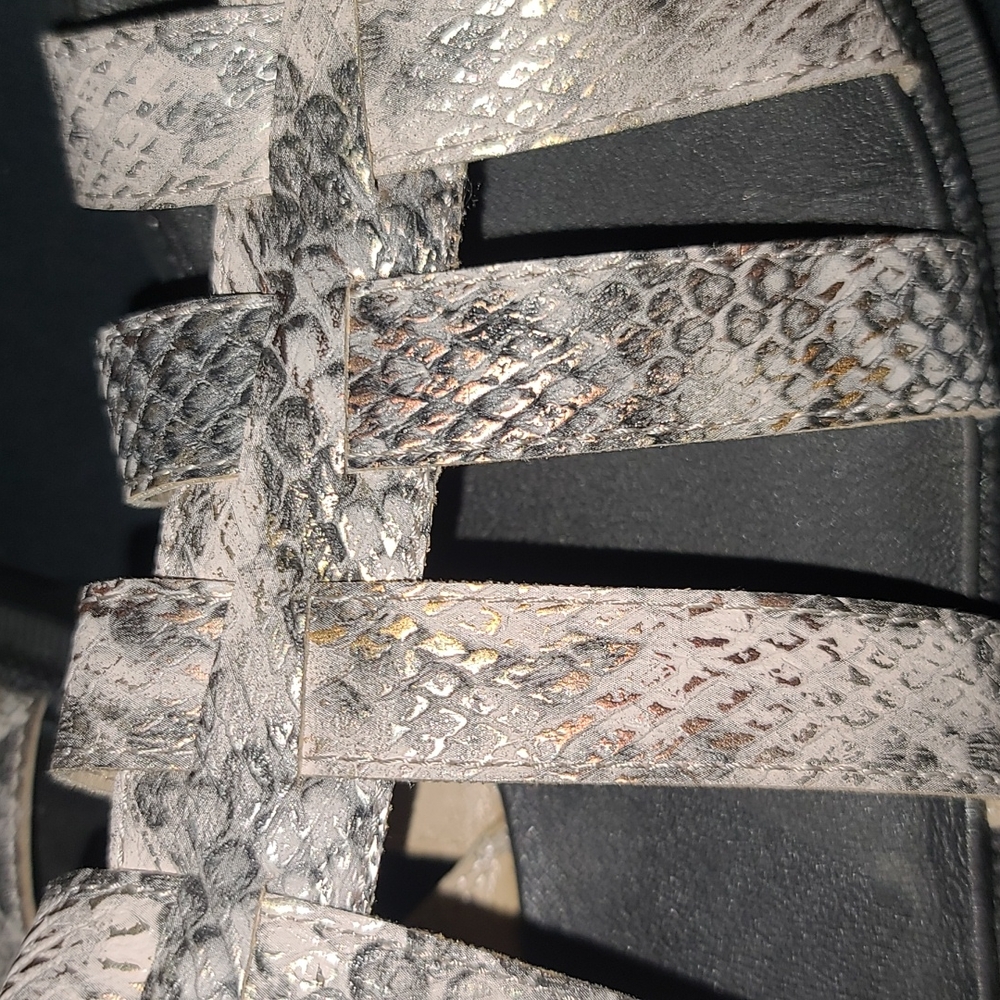 Sandals NWOT - Picture 12 of 12